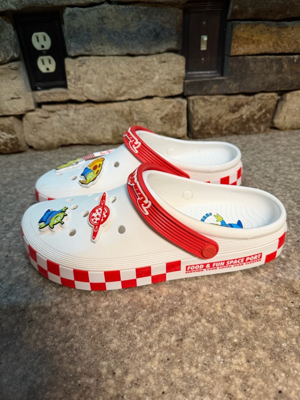 CROCS Toy Story - Picture 2 of 8